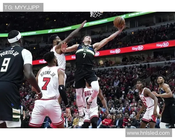 公牛与雄鹿激战正酣1-6系列赛精彩回顾与分析 公牛与雄鹿激战正酣1-6系列赛精彩回顾与分析