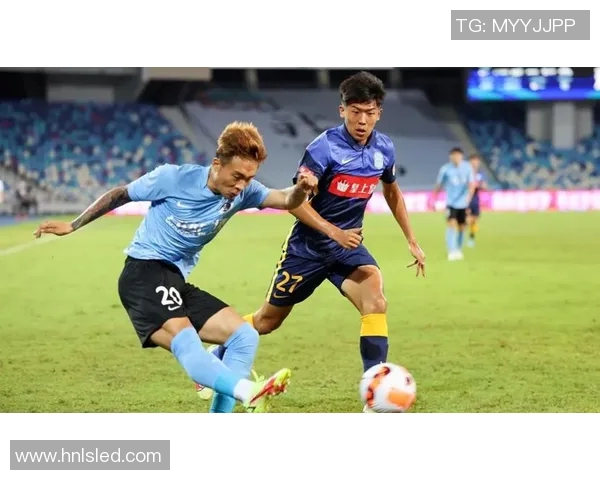 广州对决大连人中超激战即将上演球迷期待精彩表现与激烈竞争