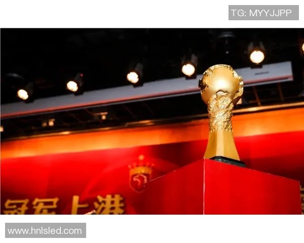 莱万领衔球队再创辉煌新赛季目标直指冠军荣耀 莱万领衔球队再创辉煌新赛季目标直指冠军荣耀