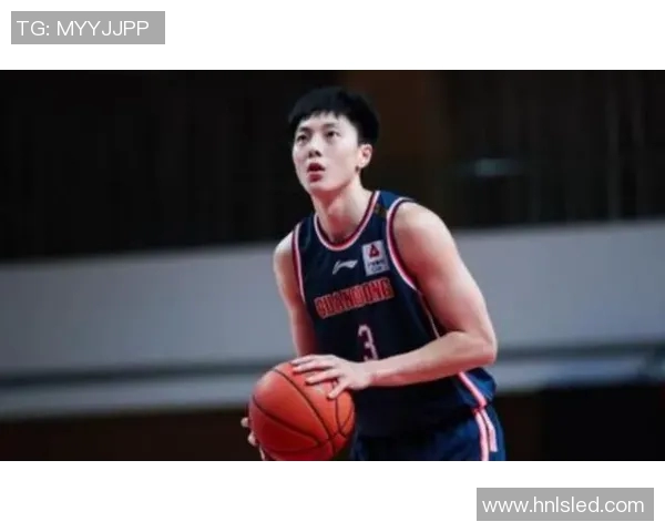 胡明轩：从青涩少年到篮球场上的闪耀明星之路