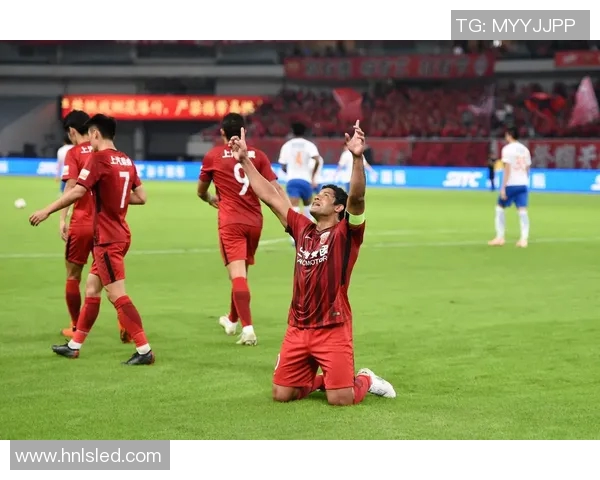 上港与山东的精彩对决直播全程回顾与赛后分析尽在这里