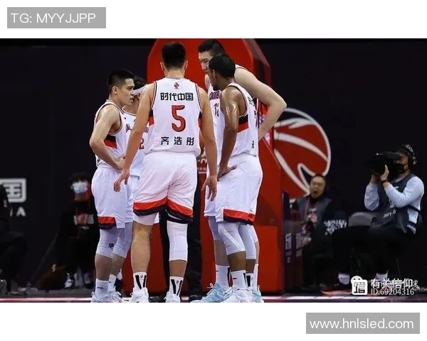 巴西队与中国队激战正酣精彩对决引发球迷热议与期待