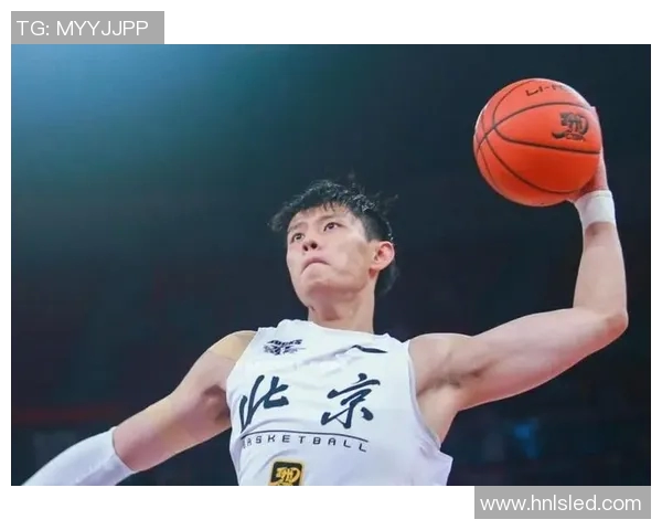 曾凡博崭露头角引领篮球新时代展现年轻球员的无限潜力与激情 曾凡博崭露头角引领篮球新时代展现年轻球员的无限潜力与激情