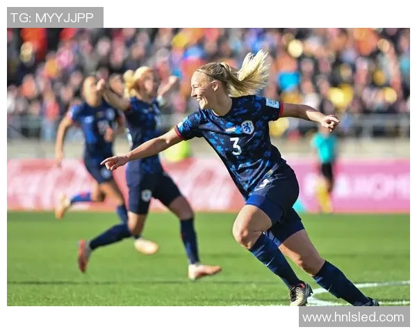 日本队在对阵荷兰的比赛中精彩进球引发热议第二球分析 日本队在对阵荷兰的比赛中精彩进球引发热议第二球分析