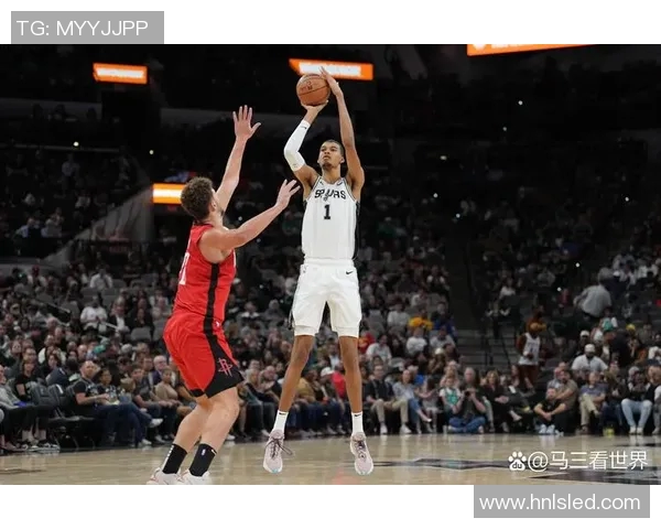 火箭与马刺季后赛对决前瞻：谁能在关键时刻逆转局势夺取胜利