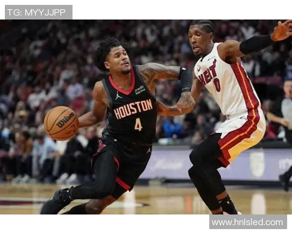 勇士与火箭直播间激战正酣球迷热情高涨期待精彩对决